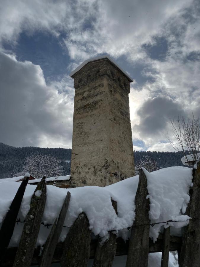 Iuri Udesiani'S Guesthouse Mestia Exteriér fotografie