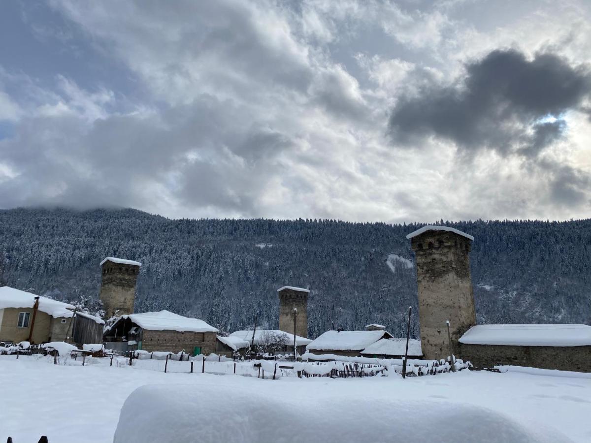 Iuri Udesiani'S Guesthouse Mestia Exteriér fotografie